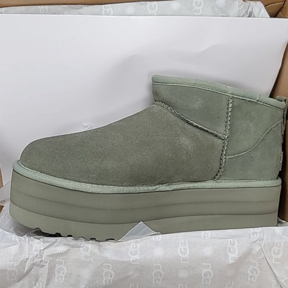 UGG Women's Classic Ultra Mini Platform Boot - Picture 10 of 10